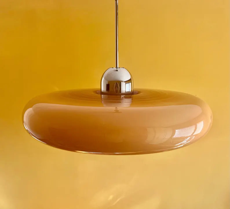 Lampe suspension OVNI emblématique de l'ère spatiale Harvey Guzzini des années 1970