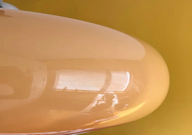 Lampe suspension OVNI emblématique de l'ère spatiale Harvey Guzzini des années 1970