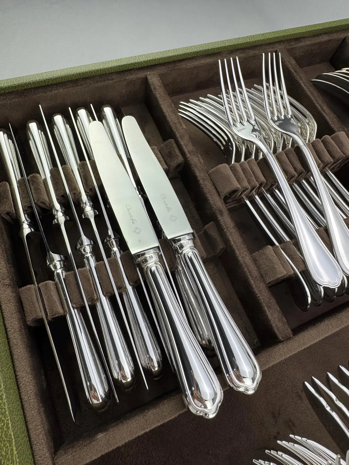 Service de table Christofle 126 pièces