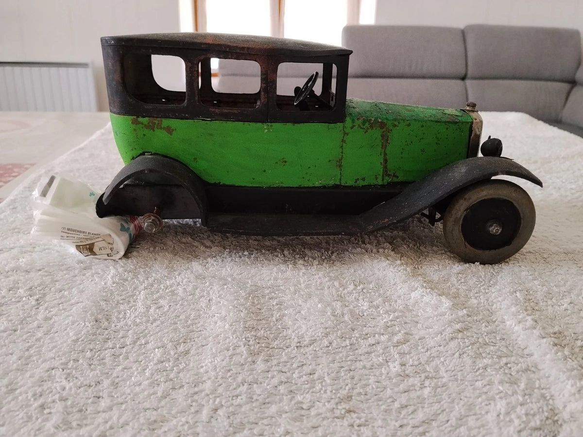 Jouet ancien en tôle