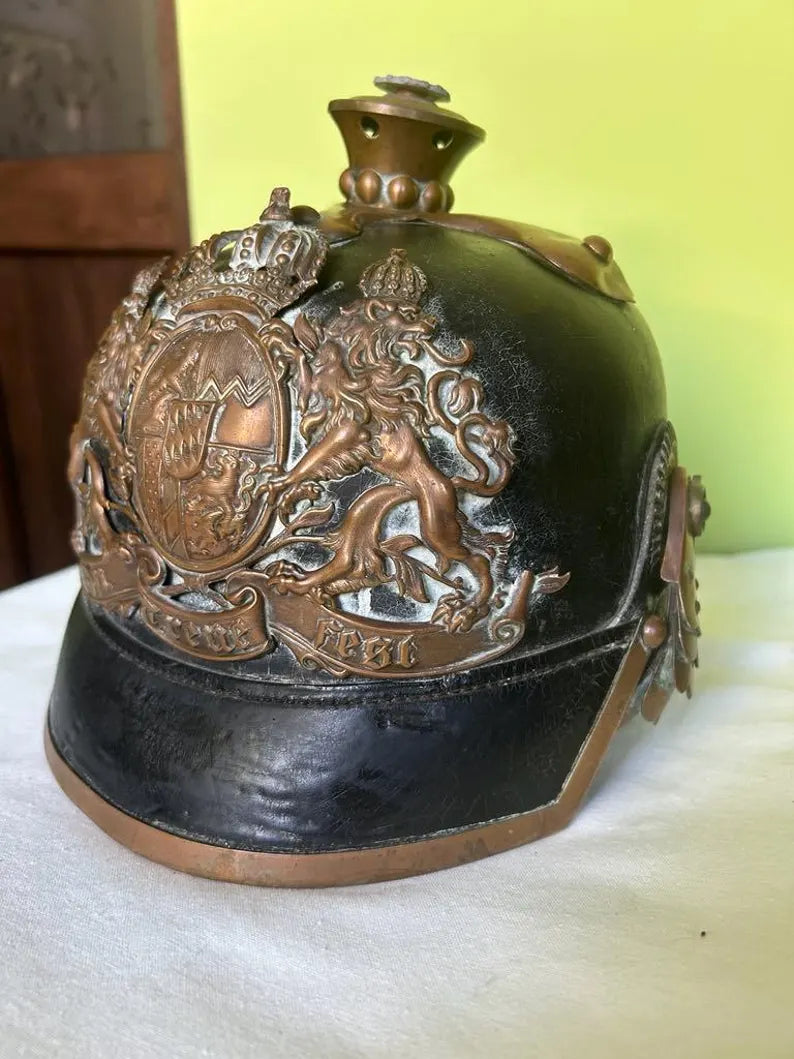 Casque officier prussien Pickelhaube