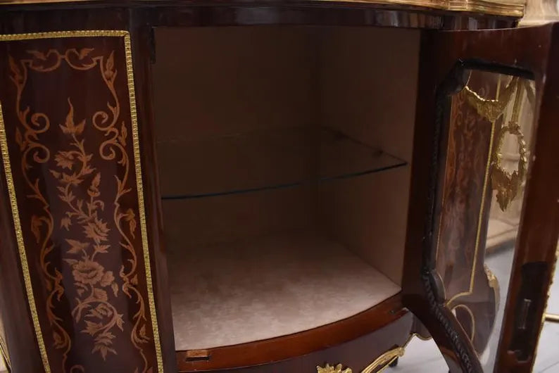 Commode antique en bois marqueté