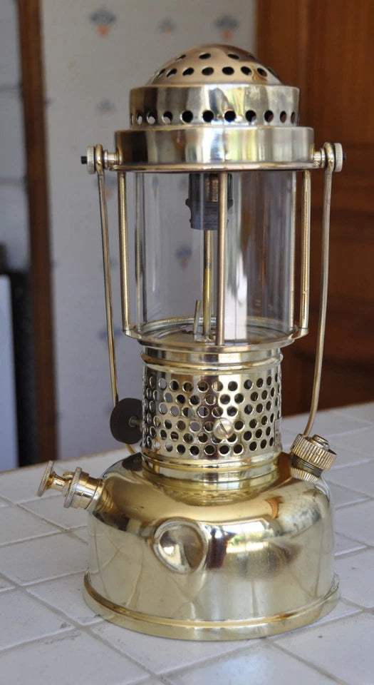 Lampe à pression ancienne