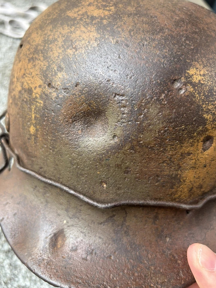 Casque militaire allemand modèle Heer avec camouflage trois tons