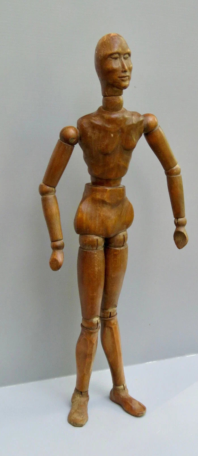 Mannequin d'artiste en bois féminin