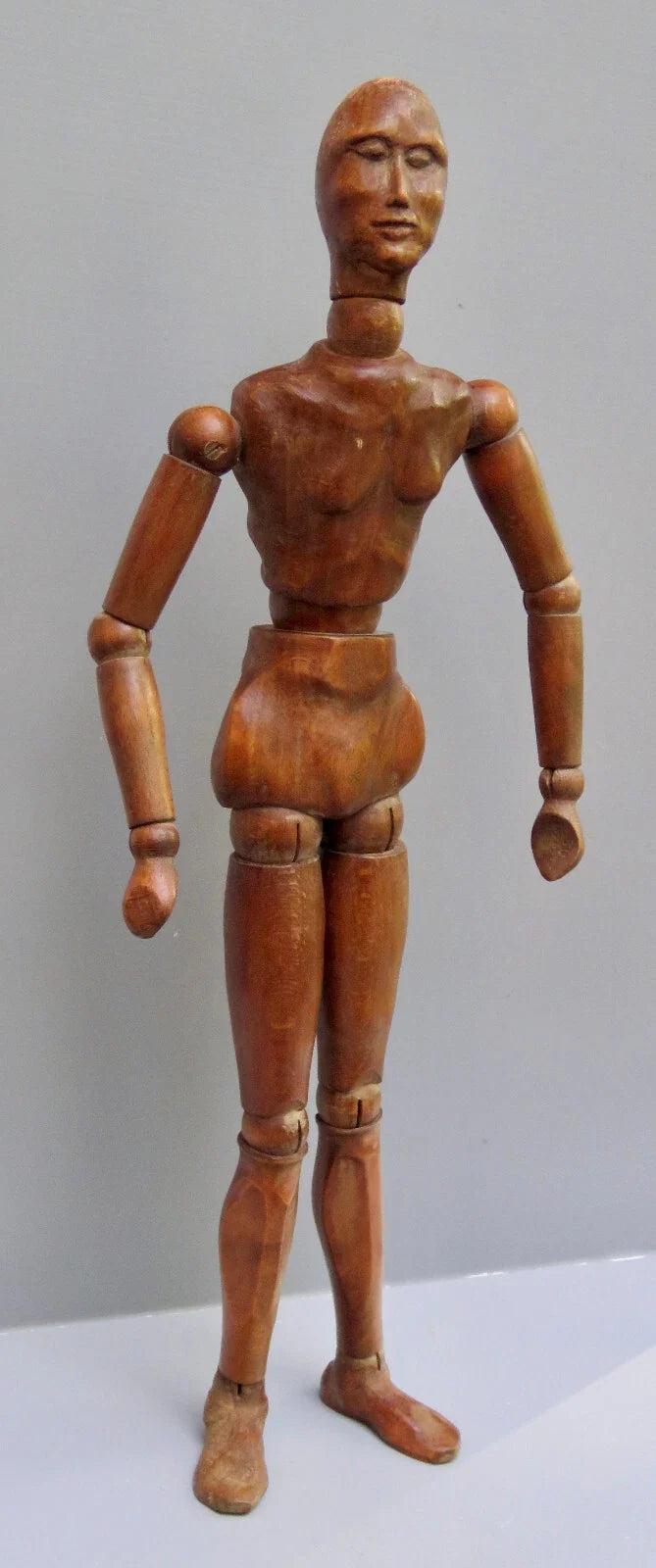 Mannequin d'artiste en bois féminin