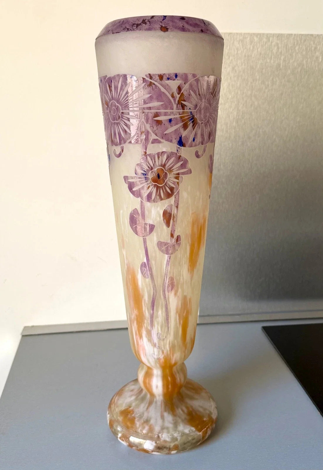 Grand vase ancolies d'époque