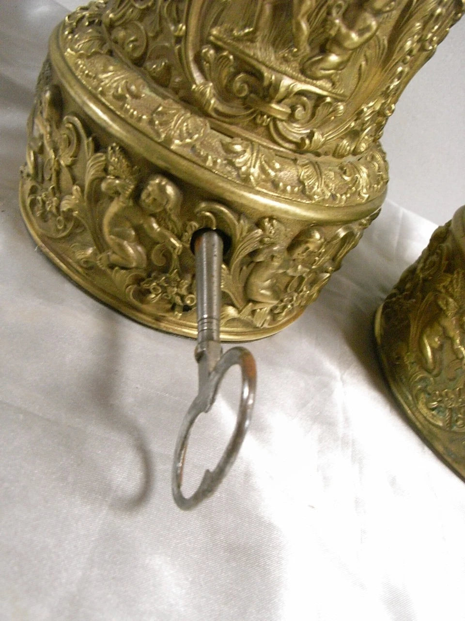 Paire de lampes Carcel anciennes en laiton,