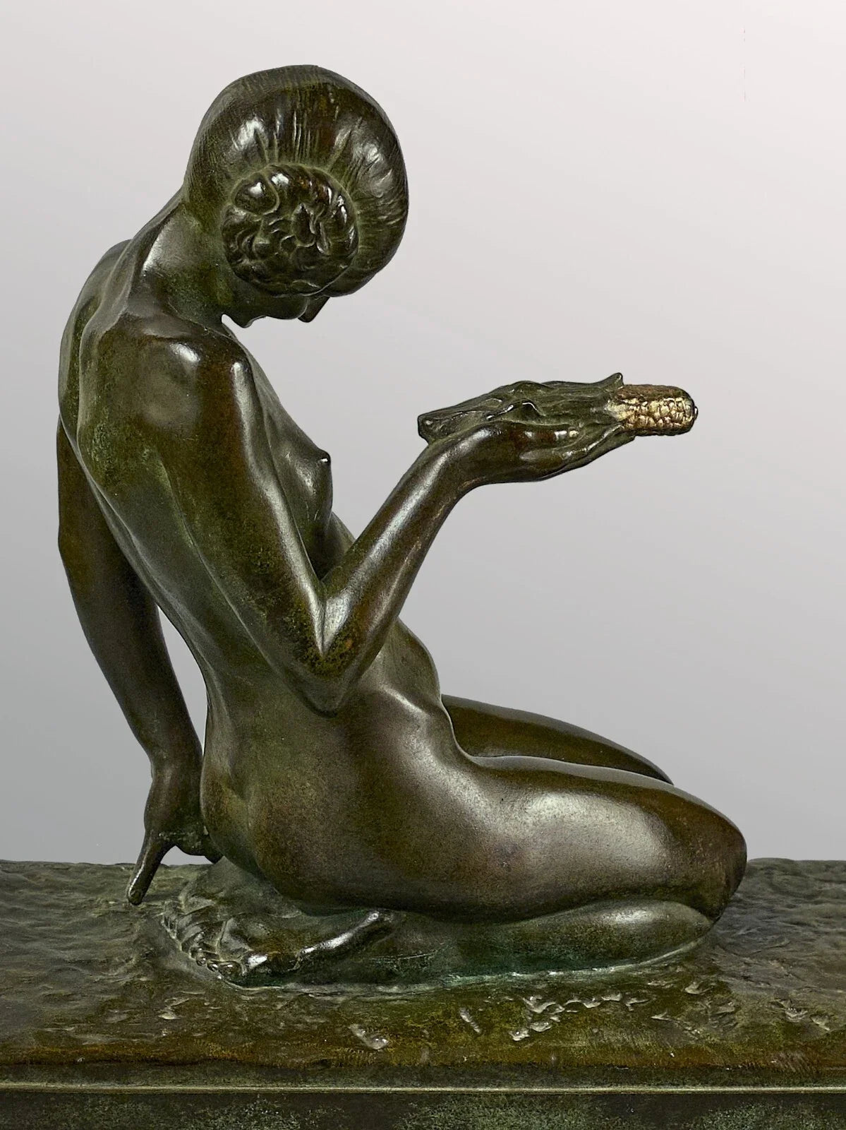 Sculpture en bronze jeune fille au chevreau circa 1926