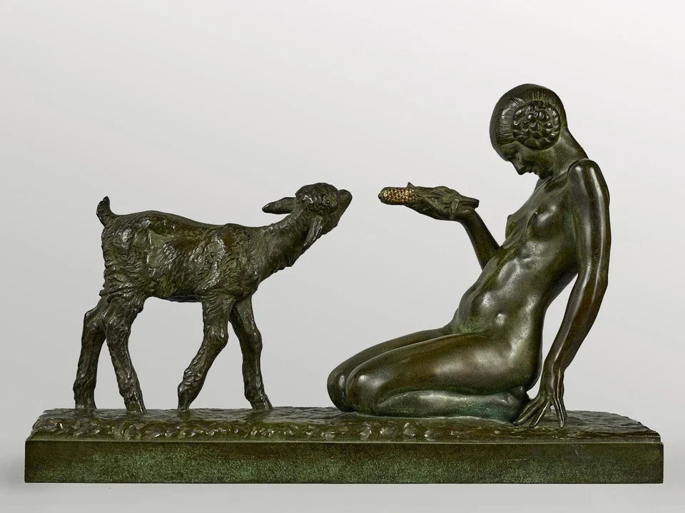 Sculpture en bronze jeune fille au chevreau circa 1926