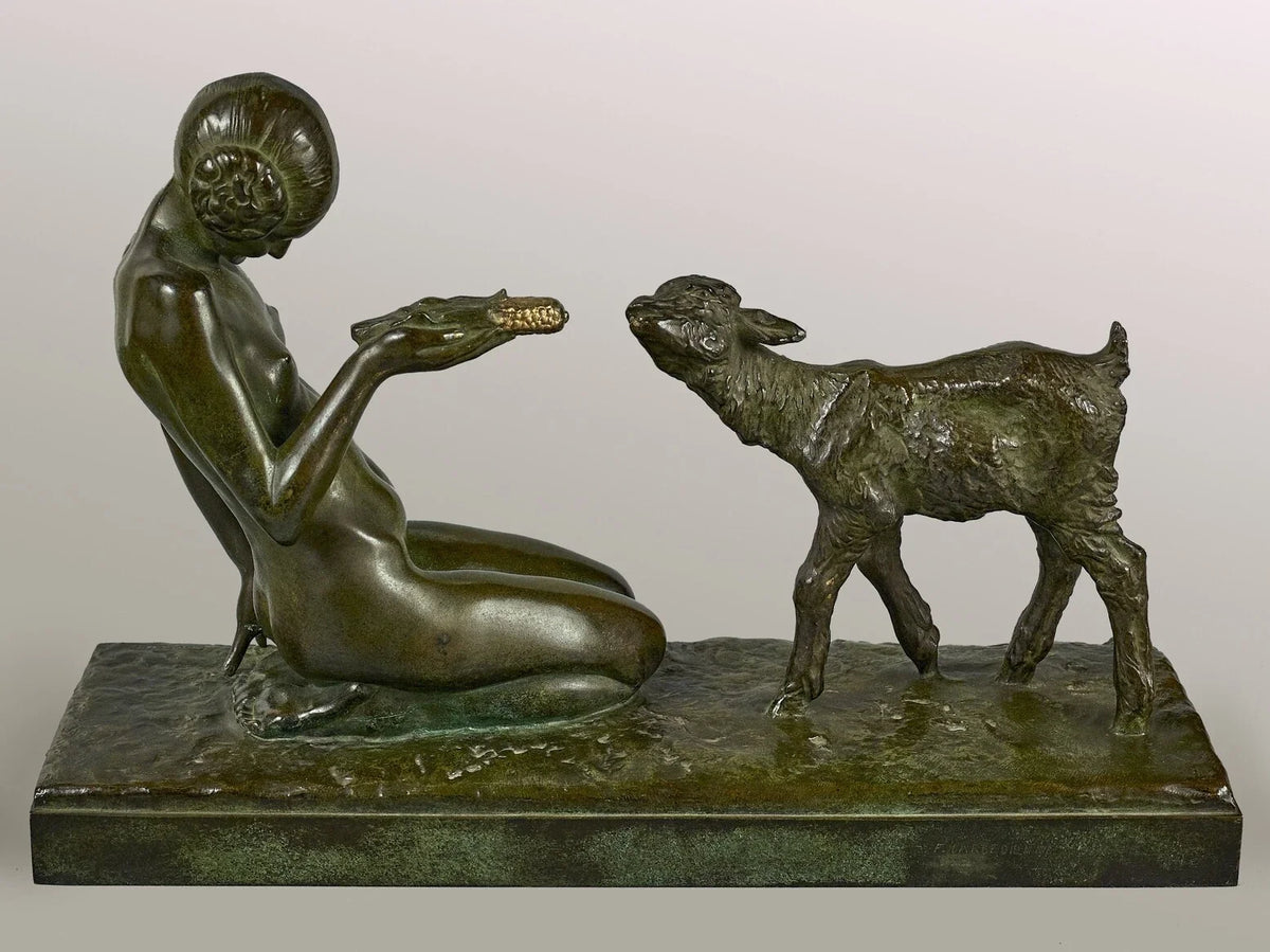 Sculpture en bronze jeune fille au chevreau circa 1926