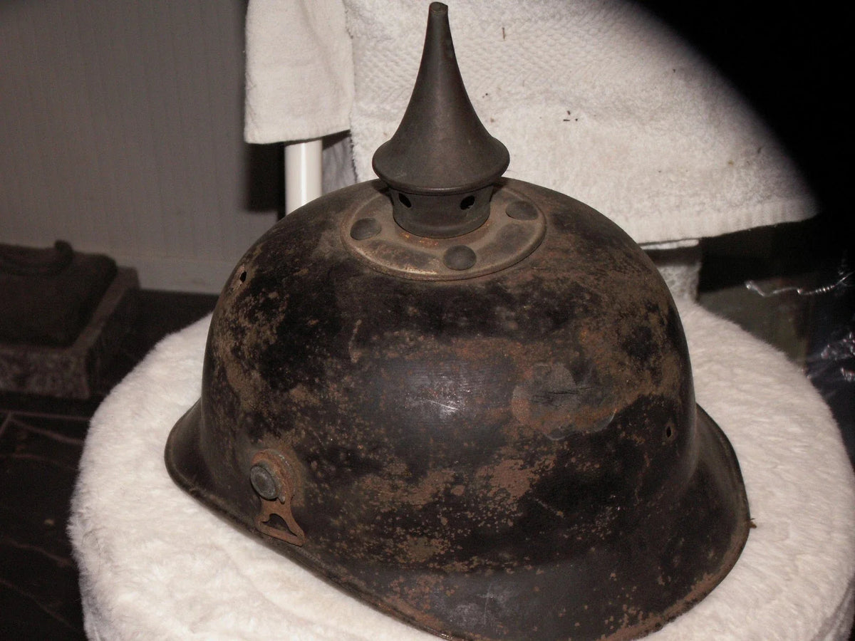 Casque à pointe,spiked helmet,pickelhaube,dans son jus