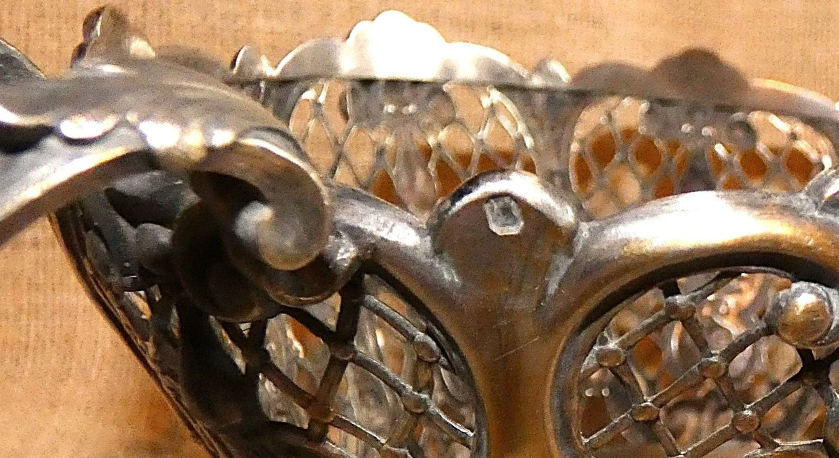 Corbeille ajourée en argent massif