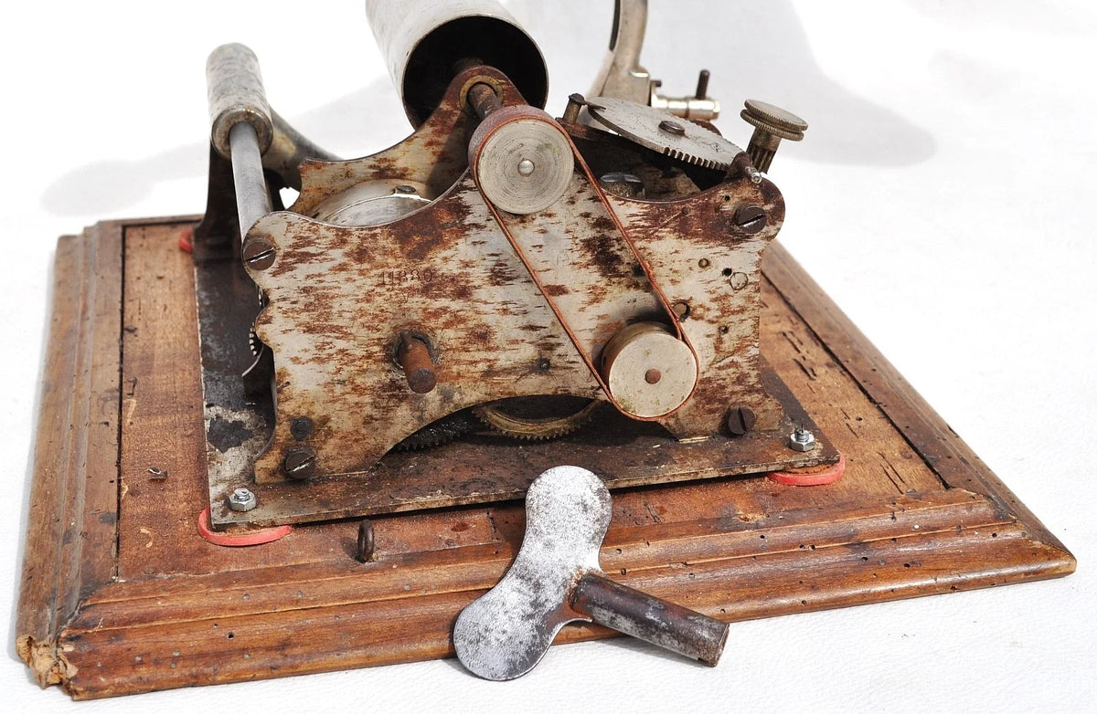 Phonographe à cylindres avec son mécanisme fonctionnel