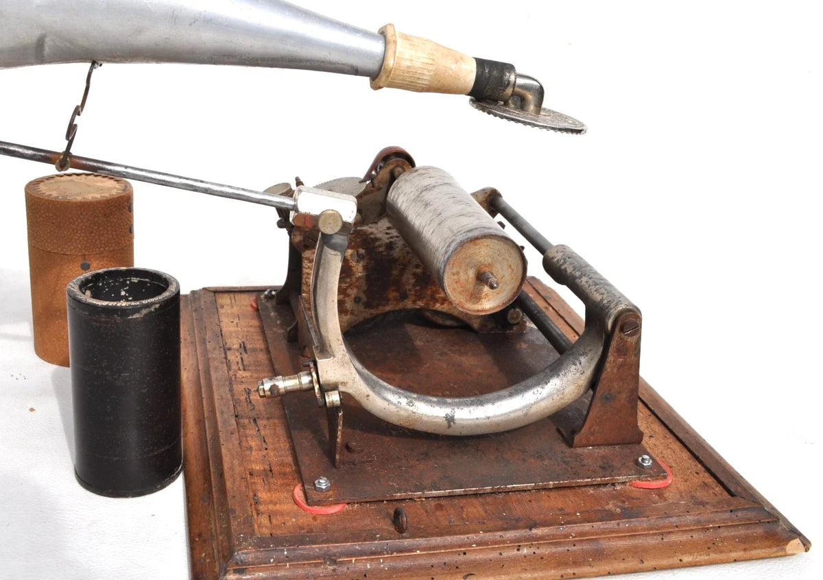 Phonographe à cylindres avec son mécanisme fonctionnel