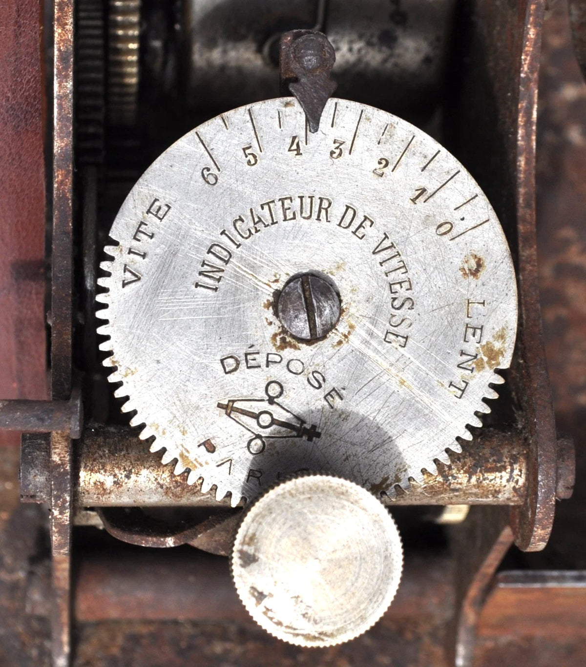Phonographe à cylindres avec son mécanisme fonctionnel
