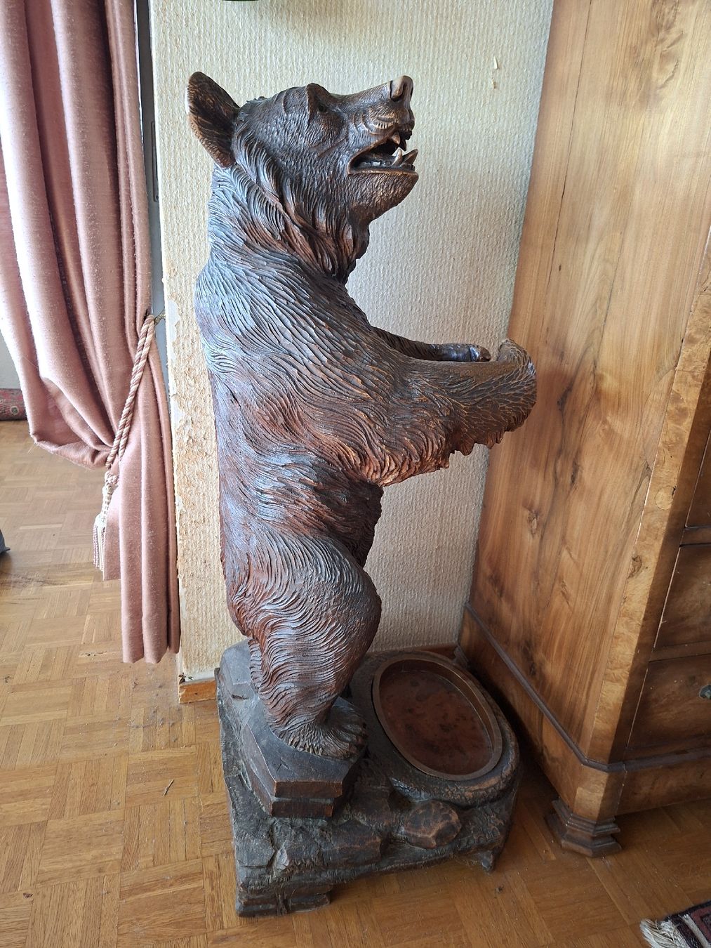 Sculpture ancien en bois ours