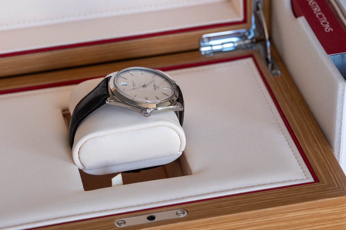 Élégante Omega De Ville Trésor II 40