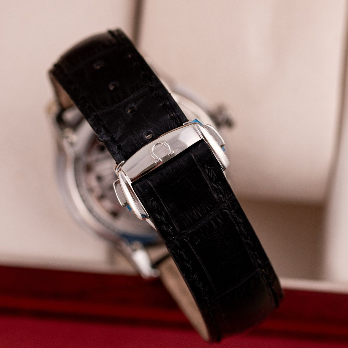 Montre de luxe Omega De Ville Hour Vision