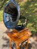 Gramophone PATHE d'époque avec son meuble bas
