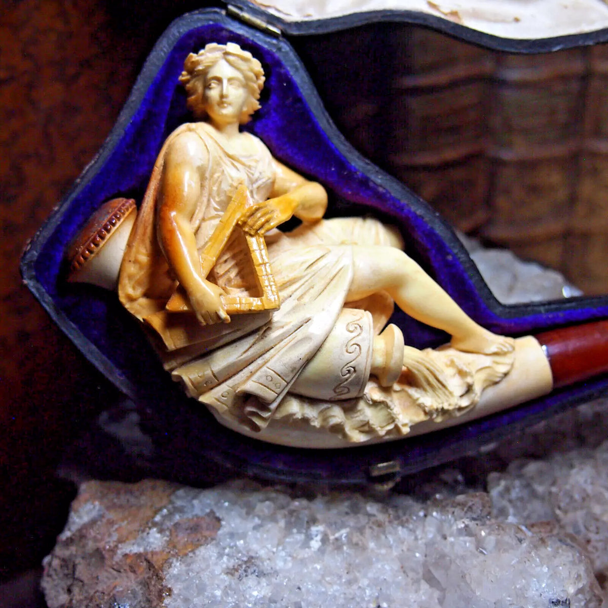 Pipe fume antique