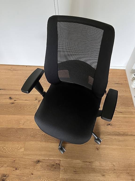Chaise de bureau noire