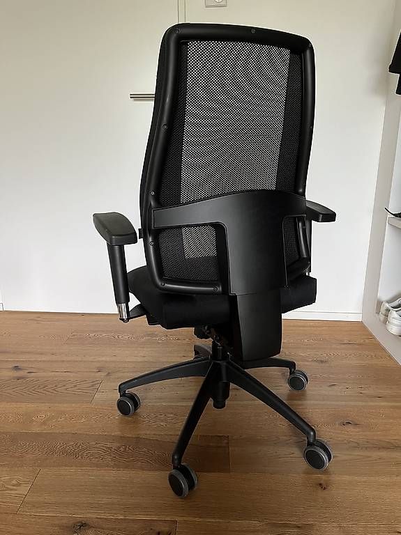 Chaise de bureau noire