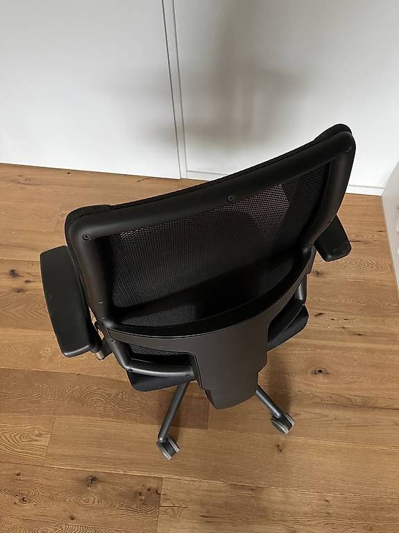 Chaise de bureau noire