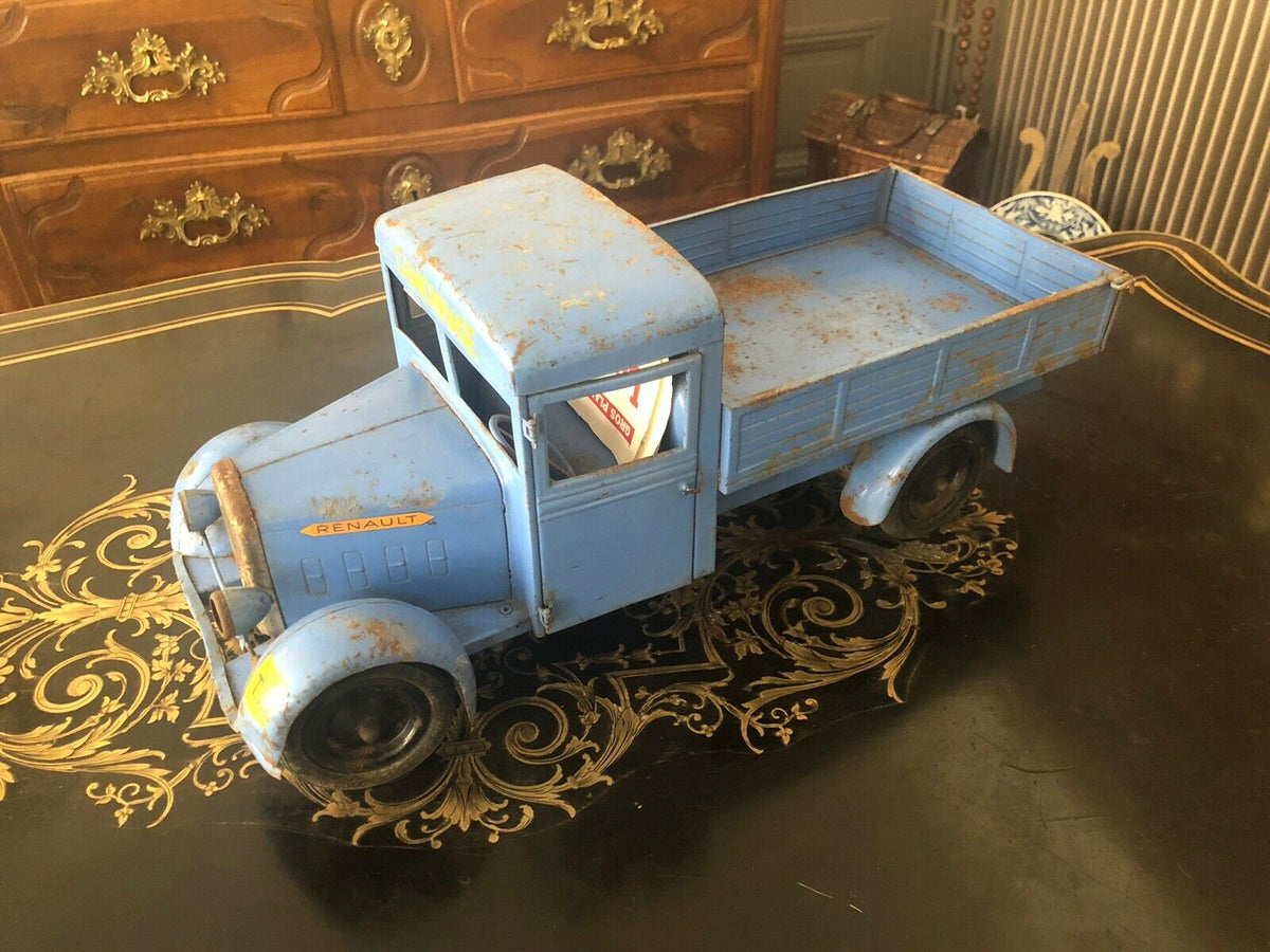 Ancien jouet camion