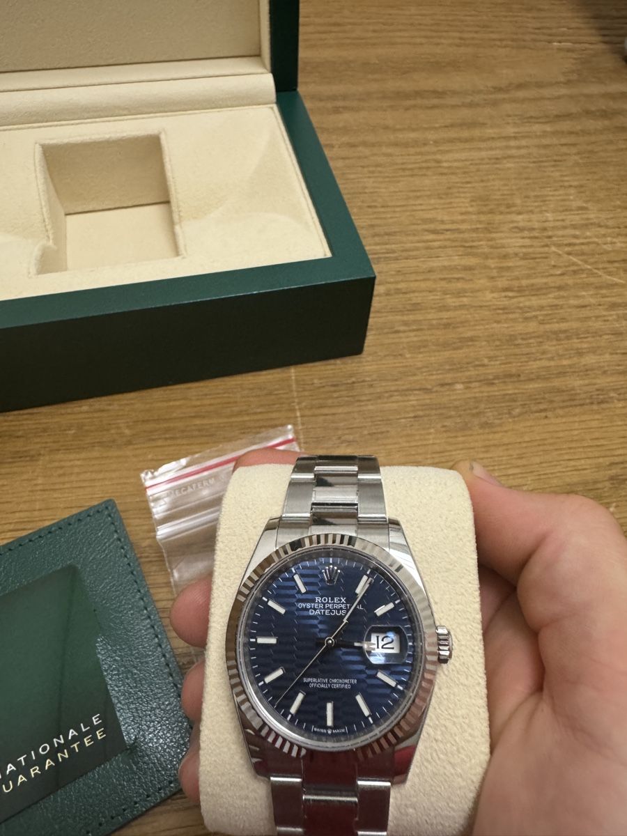 Rolex Datejust 36 126234 avec cadran bleu cannelé et bracelet Oyster