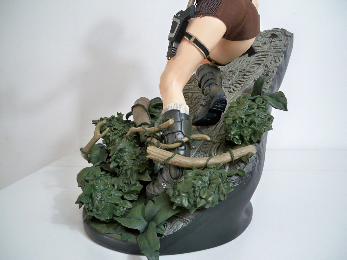 Statuette lara croft