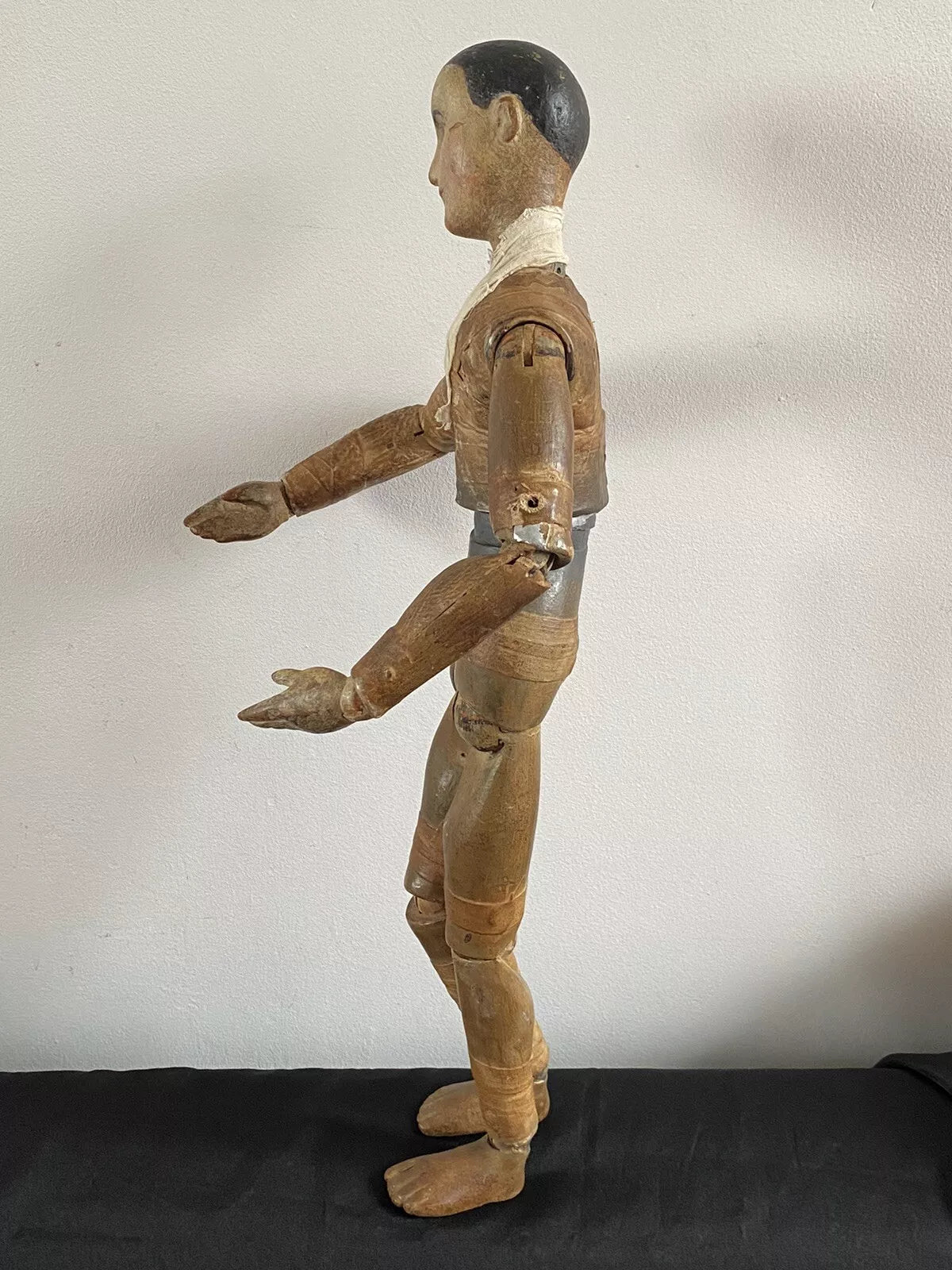 Ancien mannequin d’artiste en bois articulé