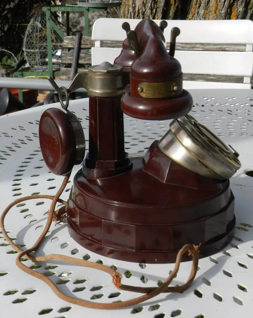 Téléphone antique de jacqueson