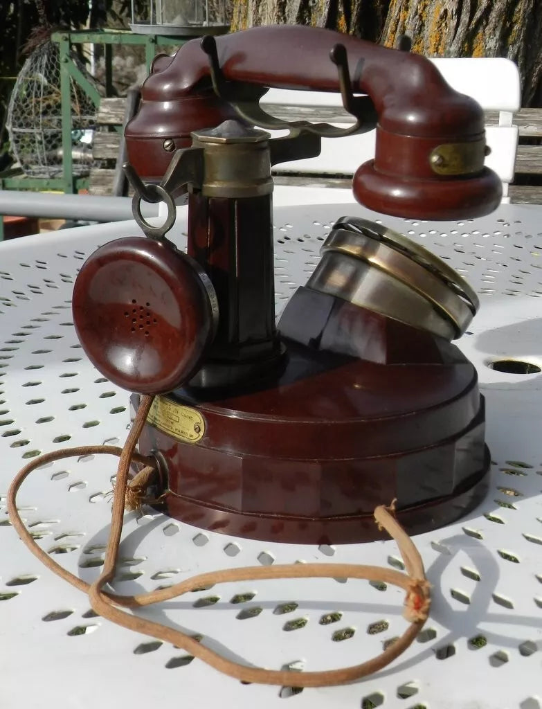 Téléphone antique de jacqueson