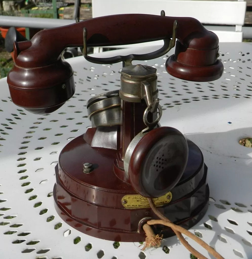 Téléphone antique de jacqueson