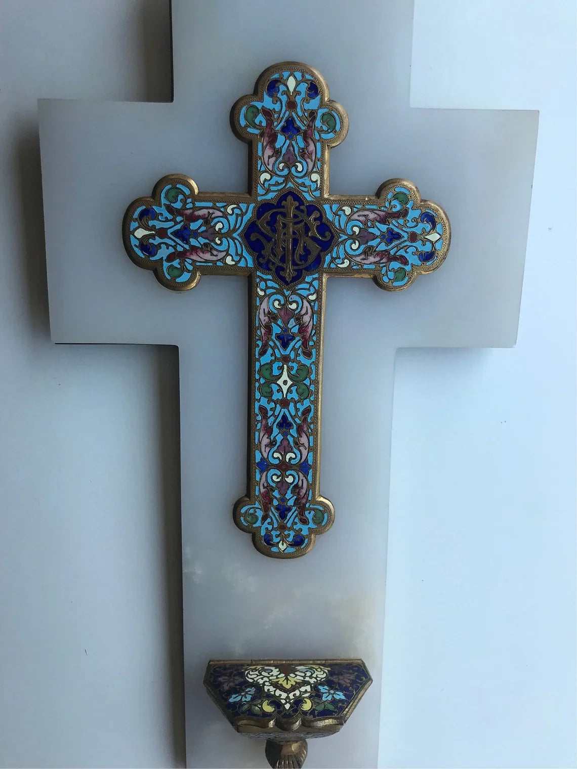Grande croix en albâtre, bronze marbré avec bénitier, 1850