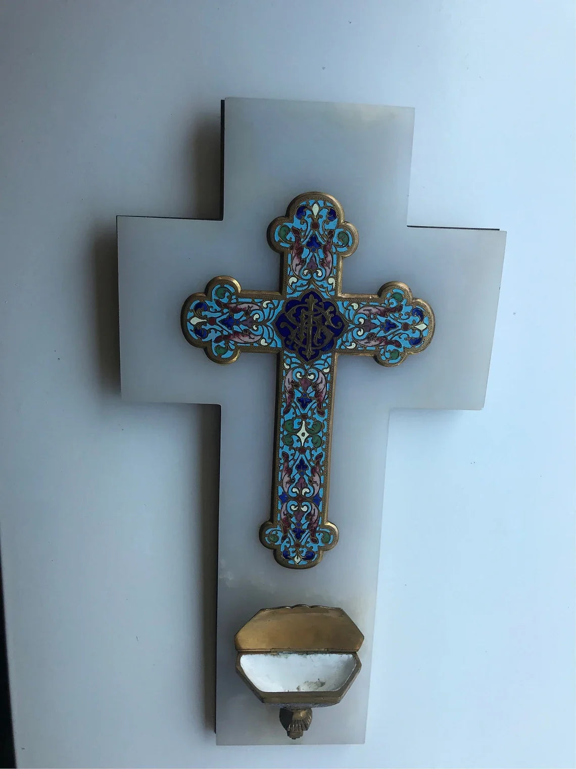 Grande croix en albâtre, bronze marbré avec bénitier, 1850