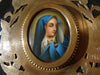 Grand bénitier ancien en bronze marbré avec médaillon en porcelaine vierge peinte à la main, bénitier émaillé.