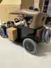 Figurine Tintin Aroutcheff représentant la célèbre Ford T du capitaine Haddock
