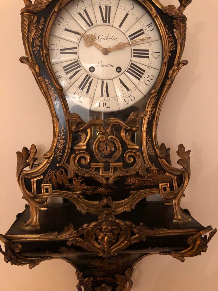 Horloge mural E Gubelin
