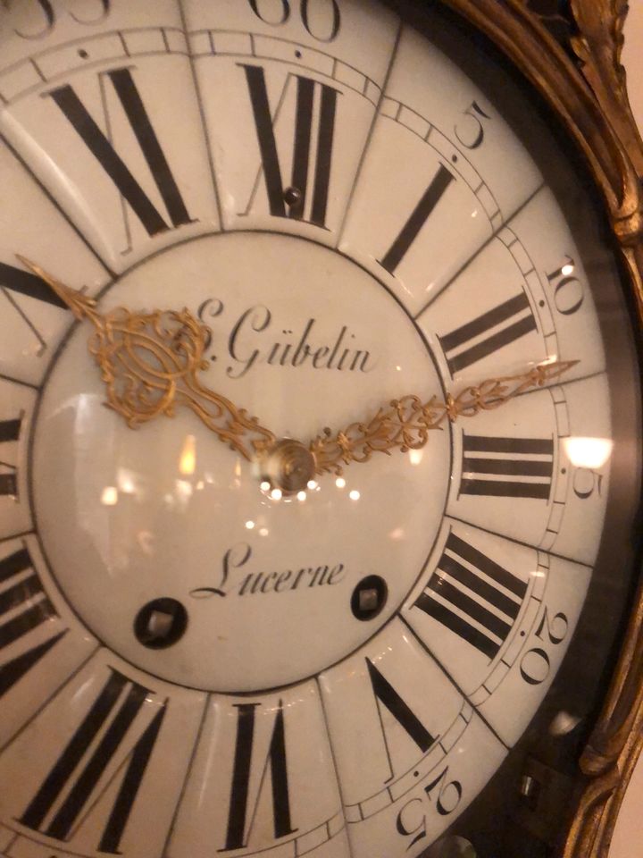 Horloge mural E Gubelin