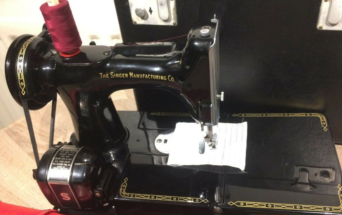 Machine à coudre singer 222K