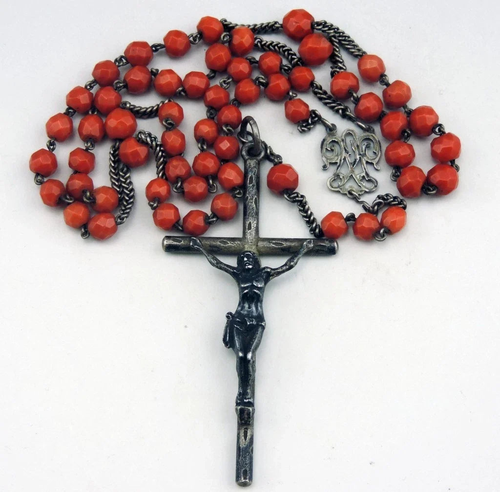 Ancien gros Chapelet en perles de corail facettées et argent massif poids 36 G