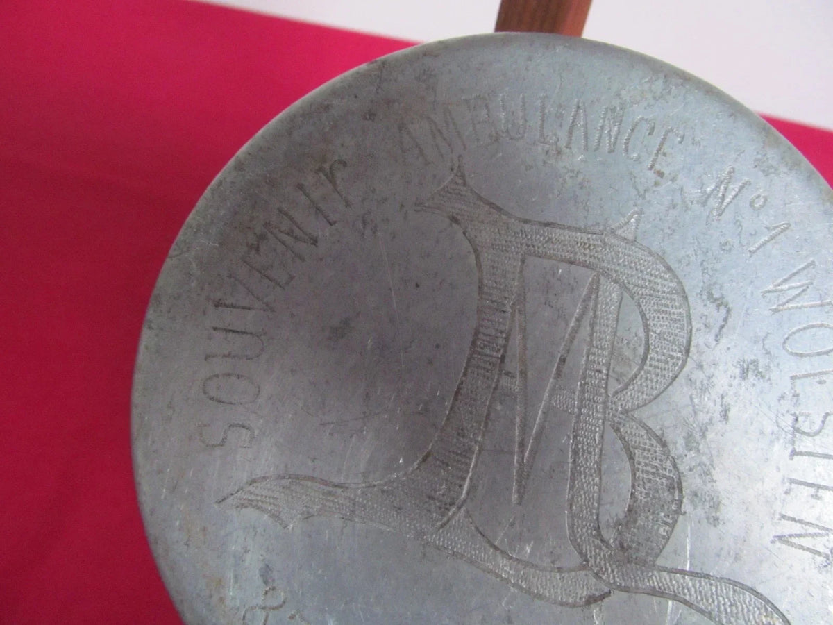 Gamelle gravee soldat francais infirmier art de tranchee ww1 yser poilu adrian
