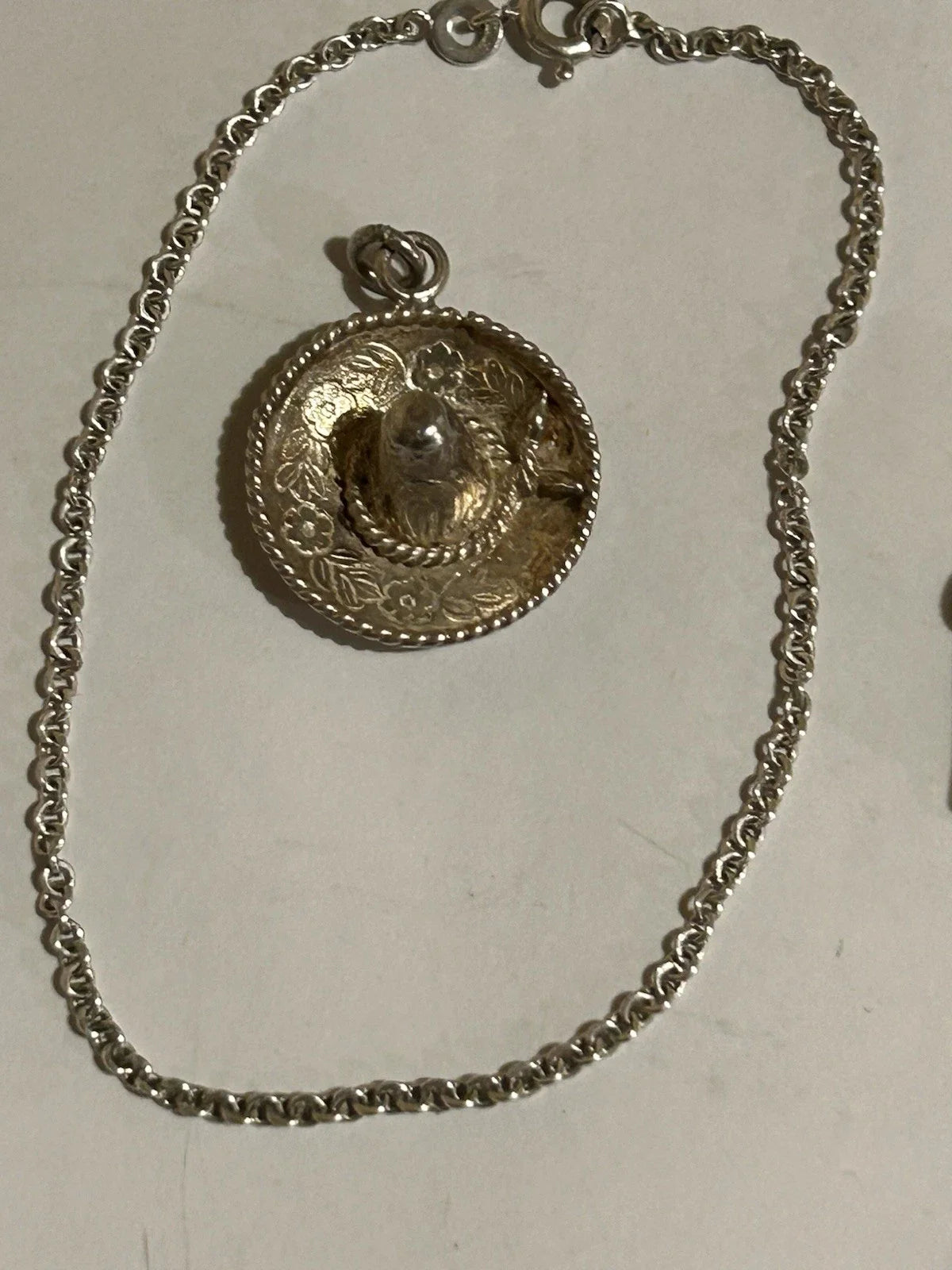 Lots de bijoux anciens en or 18 k et argent massif