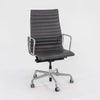 Chaise de bureau exécutive Herman Miller Eames Aluminum Group 2016 en gris