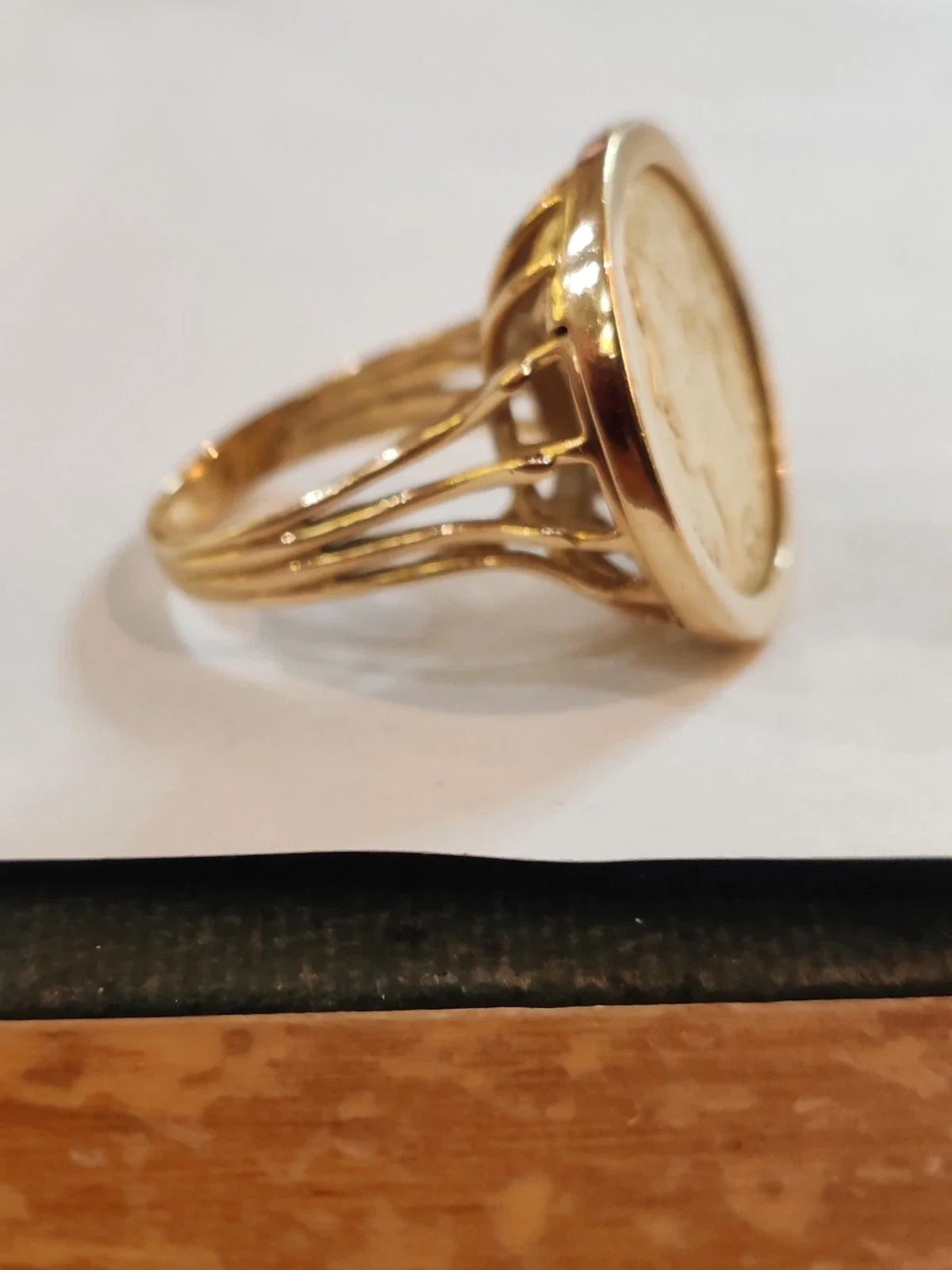 Bague ancienne en or jaune 18 carats avec un Napoléon