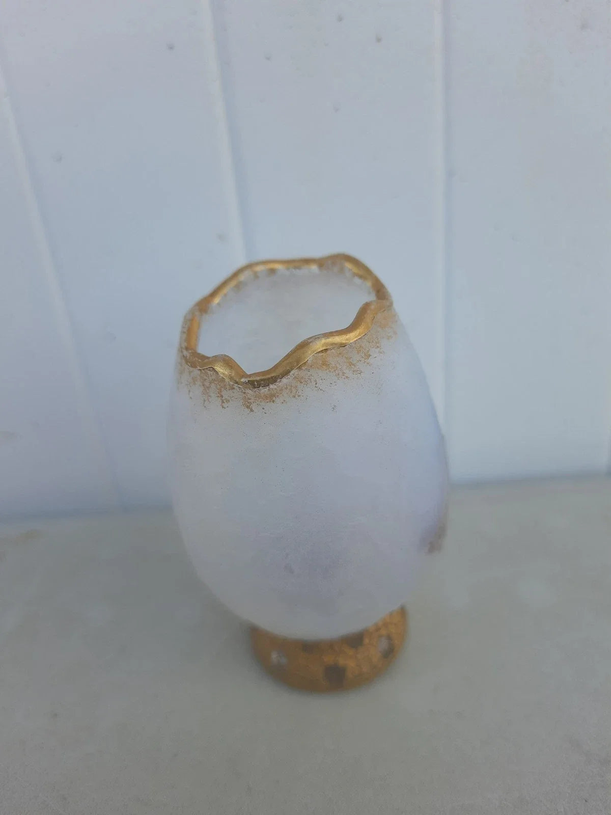 Rare Ancien Petit Vase Daum Nancy Gardeuse D Oies Verre Givré. Bordé D Or.