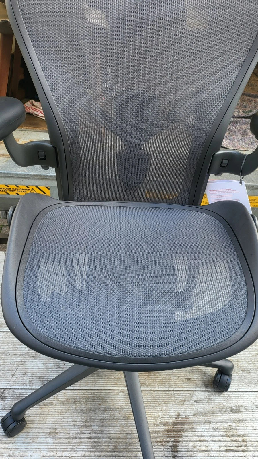 Chaise Herman Miller Aeron remasterisée taille B en graphite