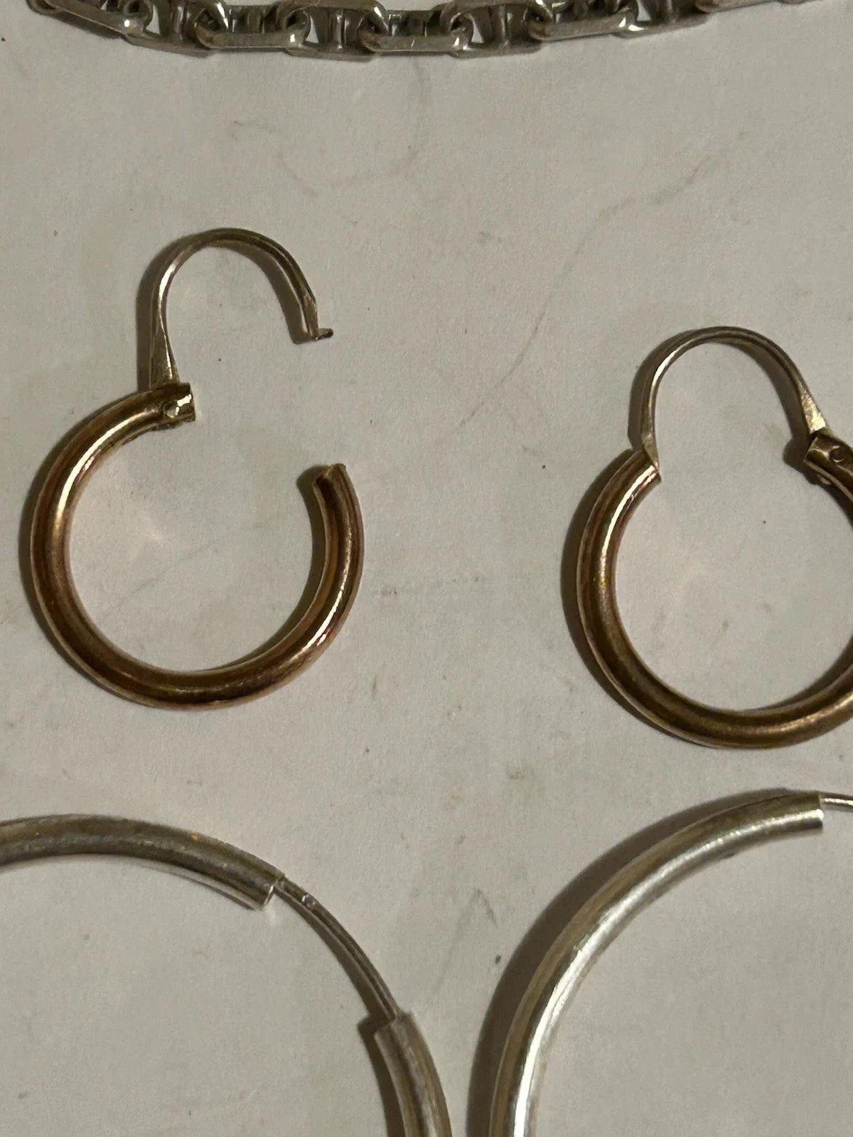 Lots de bijoux anciens en or 18 k et argent massif